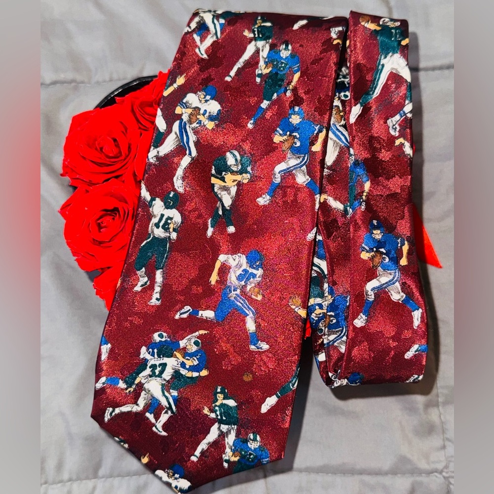 💥SALE New Concepts Vintage Football Print Tie | Burgundy
